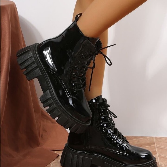 Platform Black Boots - Picture 2 of 4